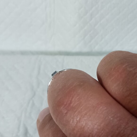 NWOT Dainty Stackable Sterling Silver Cube Blue Sapphire Ring Size 8 - Picture 3 of 16